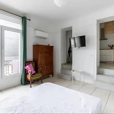 Appartamento Champs-elyseesav Des Champs Cosy Studio